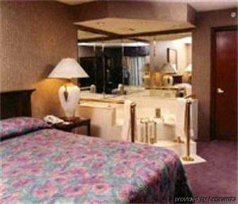 Lees Inn & Suites Muncie Værelse billede
